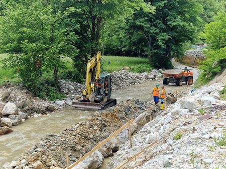 Sanacijska obnova vodotokov in hudournikov po poplavah (9)